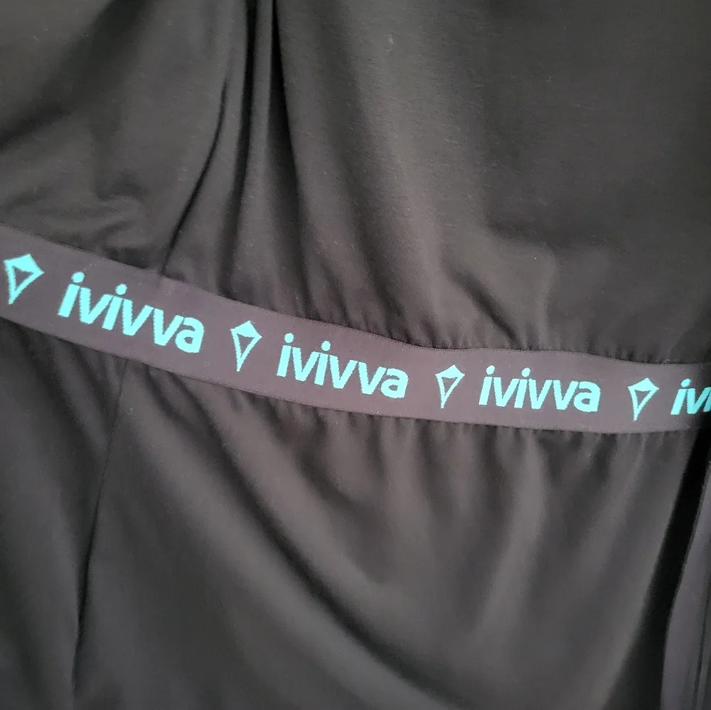 Lululemon | Ivivva Girls Size 14 Reversible Hooded Thumbholes Black Long‎ Jacket